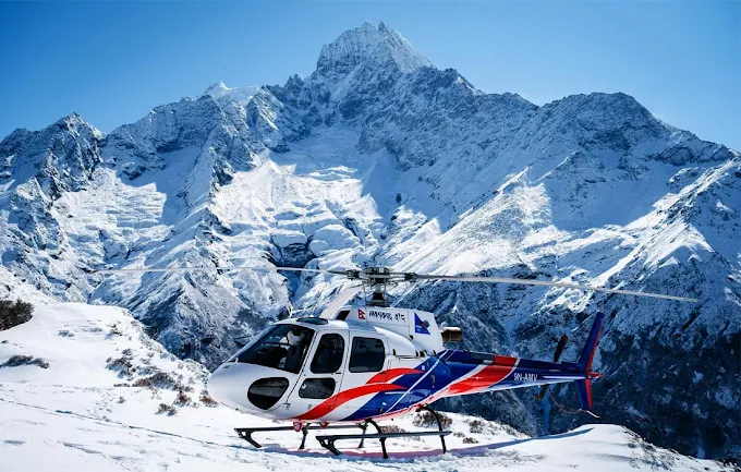 Helicopter tour In everest