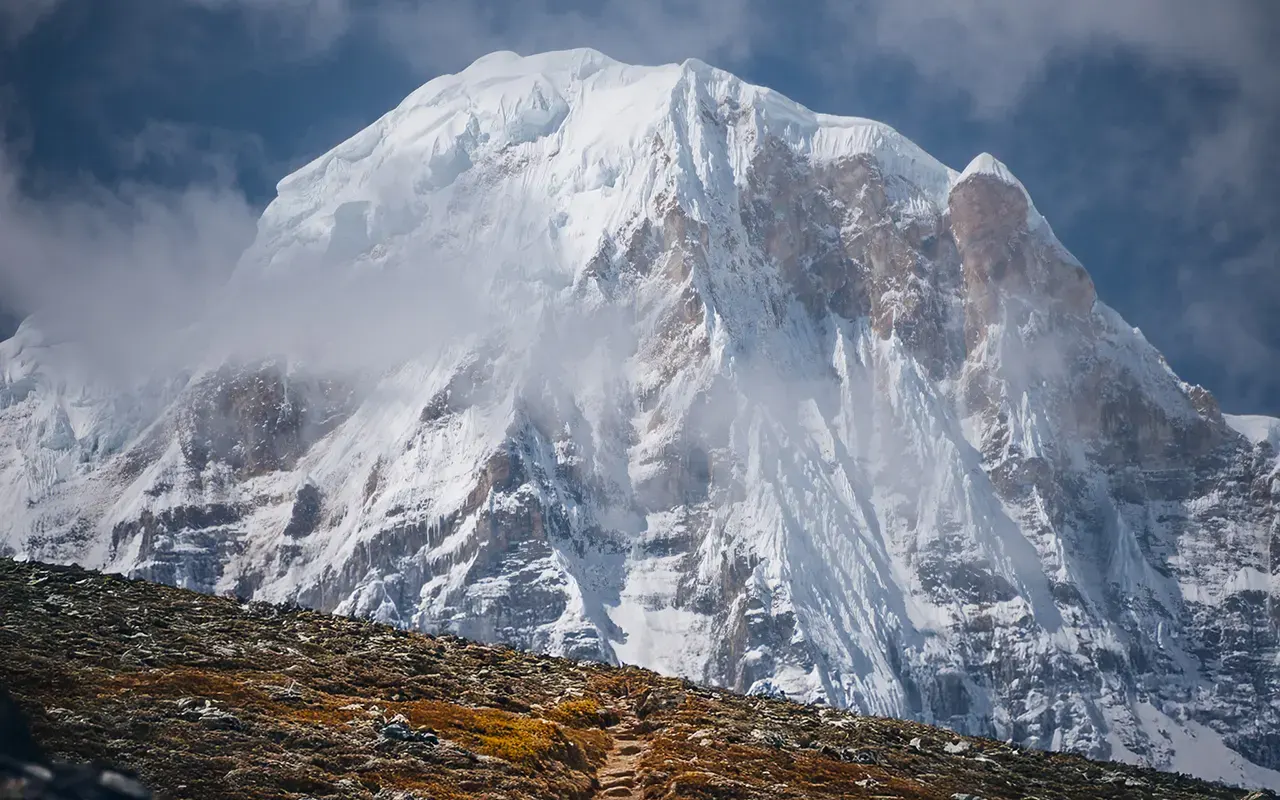 Annapurna Base Camp Deluxe Trek Guide